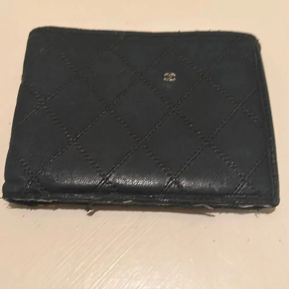 Chanel Quilted Leather Bifold Card Wallet Black Minimalist CC Logo Quiet Luxury